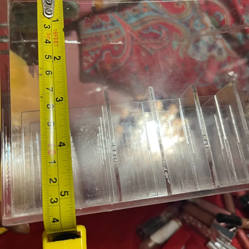 120grid acrylic lipstick holder